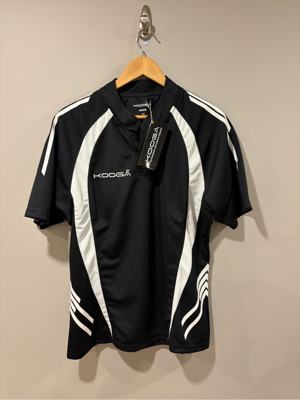 Kooga Men’s Black & White Performance Rugby Shirt Size Medium NWT